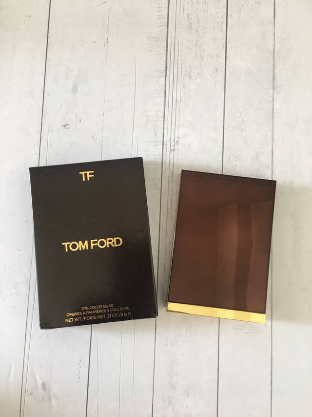 一比一 Tf四色眼影30# Tom Ford30# Insolent Rose–孤傲玫瑰盘！碎钻淡颜香槟玫瑰！钓系心动yyds！ 这盘真的把温柔钓系做到极致心动