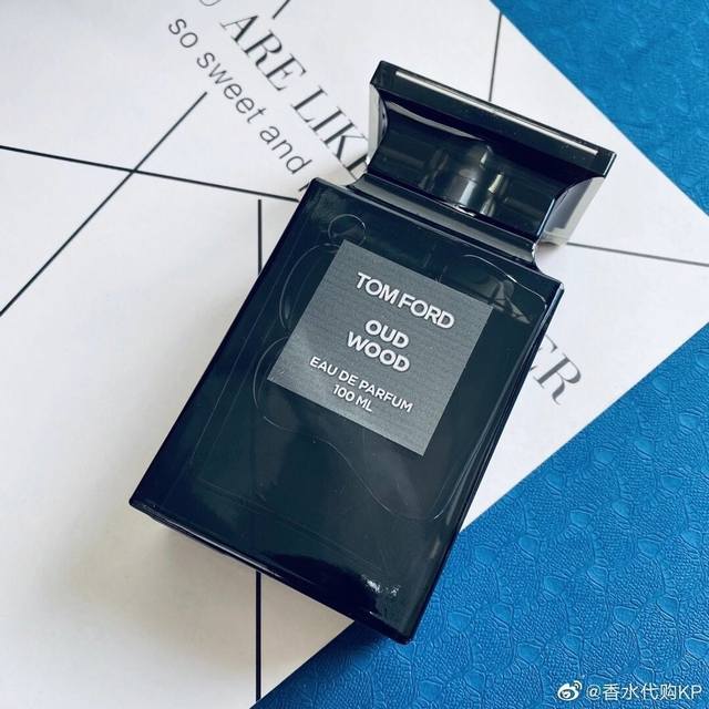 原单品质 Tf香水 Oud Wood乌木沉香 “你别出现在我黎明的梦里 我怕我醒来就抱不到你” Tom Ford Oud Woo D 前调:香草 零陵香豆 香根