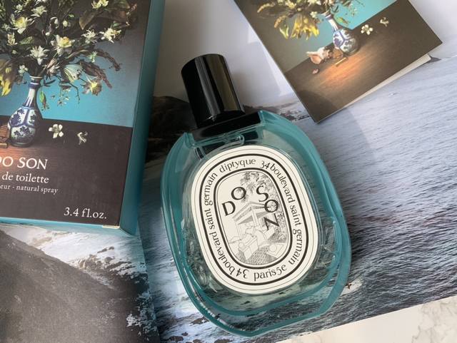 原单品质 Diptyque Doson｜清晨薄雾里的人间富贵花 Diptyque杜桑2020的限量版,就是冲着颜值去收藏的,这一款包装实在太好看了,放在收藏之间