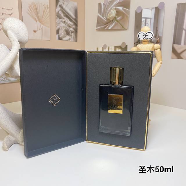 克利安圣木 迈索尔檀香 50Ml Kilian Sacred Wood,2014 品牌：凯利安 调香师：Calice Becker 属性：中性香 香调：木质东方