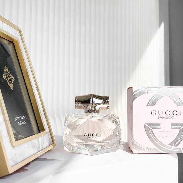 原单品质 Gucci Bamboo古驰竹韵高雅魅力女士 持久淡香水这款香水的竹节瓶身设计真的是炒鸡好看呢～银色竹节瓶盖，加上瓶身采用钻石切割形状，配上淡粉红色调