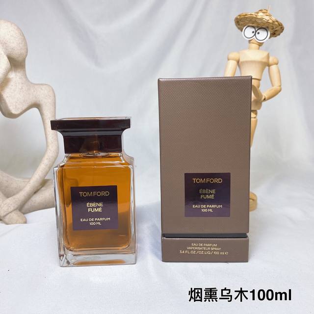 Tom Ford汤姆福特2021年新品香水ebene Fume烟熏乌木100Ml 前调:秘鲁圣木，紫罗兰叶，焚香，黑胡椒 中调:劳丹脂，纸莎草，玫瑰，刺槐，皮革