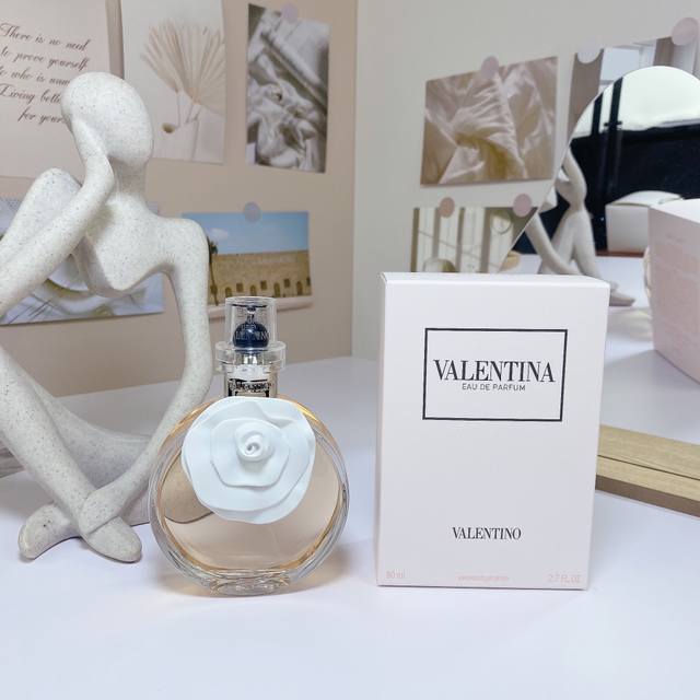 Valentino Valentina 华伦天奴性感与感性女士香水80Ml 香调：东方花香调 类型：Edp 包装：有包装 前调: 香柠檬植物块茎 中调: 茉莉橙 - 点击图像关闭