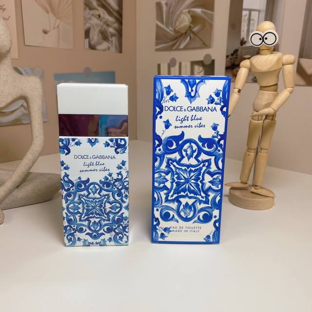 杜嘉班纳青花瓷女士 浅蓝夏日氛围版100Ml Dolce&Gabbana Light Blue Summer Vibes,2023 品牌：杜嘉班纳 属性：女香