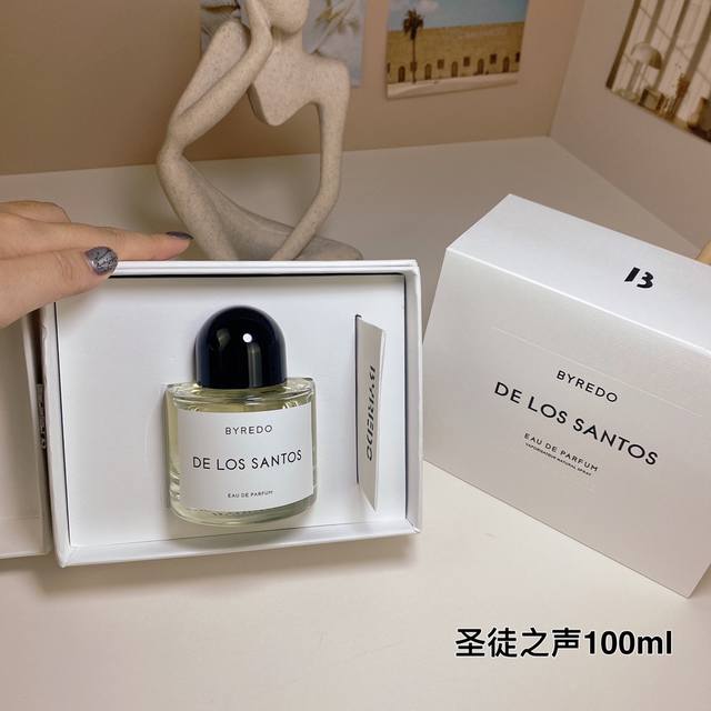 百瑞德圣徒之声100Ml Byredo De Los Santos,2022 品牌：柏芮朵 属性：中性香 香调：花香调 前调：鼠尾草黄香李 中调：鸢尾根百瑞木