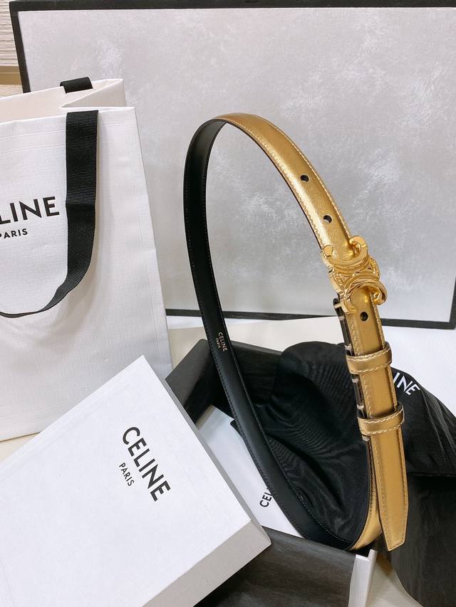 特 Celine 24小号 Triomphe Taurillon皮革腰带 Taurillon.中腰，牛皮腰带 Triomphe皮革搭扣 1.8Cm