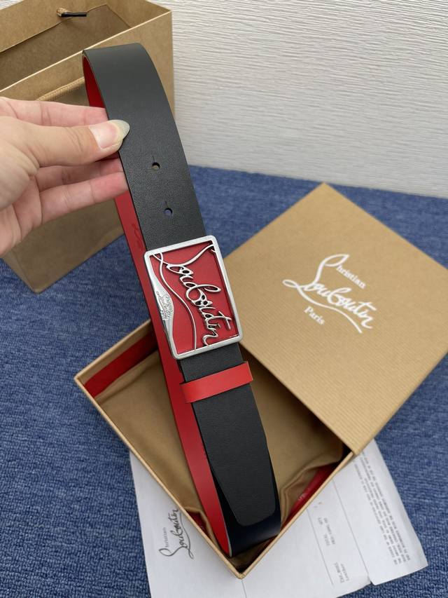 特 3.8宽christian Louboutin 男士ricky标志性徽标搭扣黑色腰带红色底，双面牛皮。