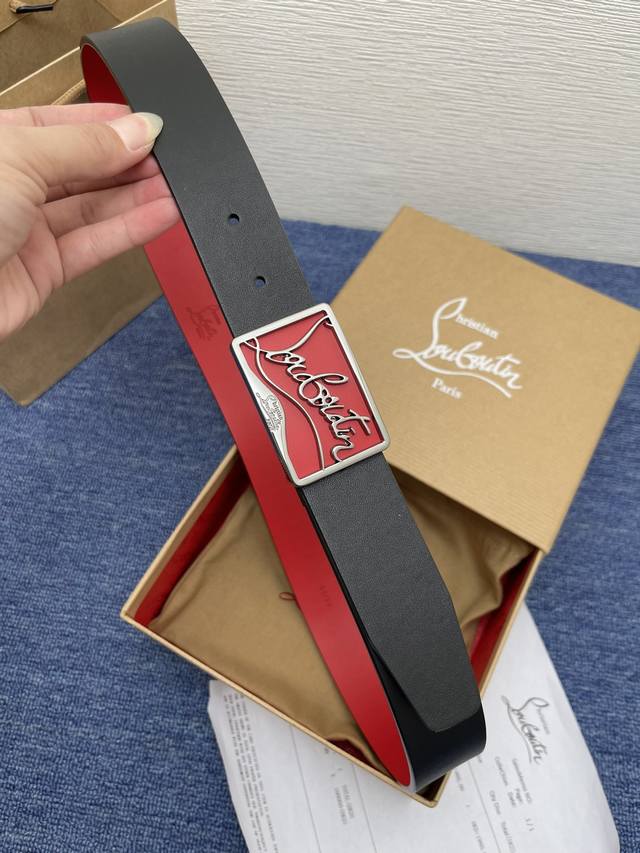 特 3.8宽christian Louboutin 男士ricky标志性徽标搭扣黑色腰带红色底，双面牛皮。