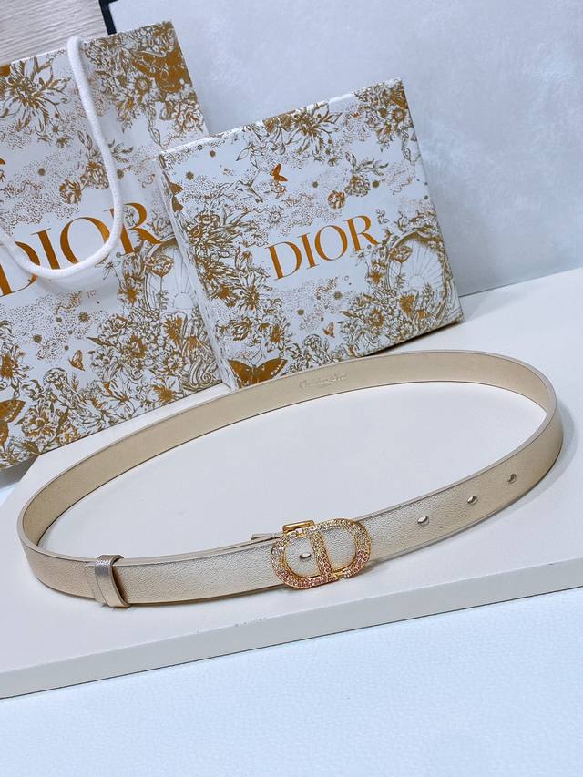 特 Dior Montaigne 腰帯 20毫米黑色光滑牛皮革和粉色渐变仿水晶 、双面头层小牛皮 码数75-100欧