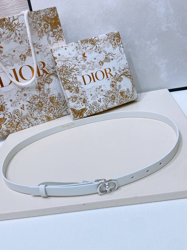 特 Dior Montaigne Jolie Belt 光滑小牛皮和白色树脂珍珠 饰有*Christian Dior*标志 小牛皮腰带1.5Cm - 点击图像关闭