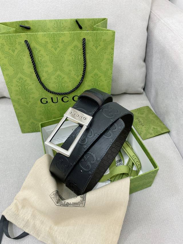 Gucci 海外专柜同步新款，双面可用原单腰带，进口原厂头层牛皮，搭配精品内穿扣头，宽度3.5Cm