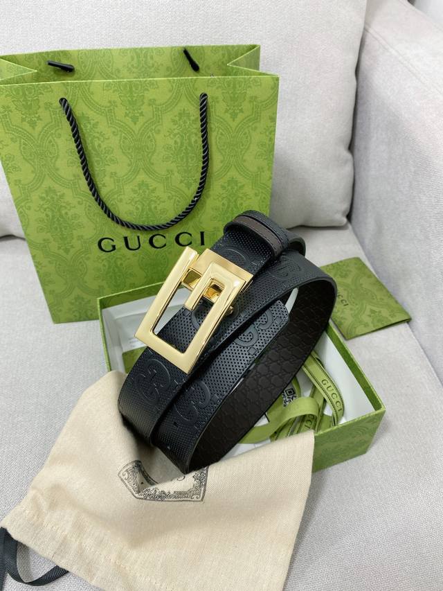 Gucci 海外专柜同步新款，双面可用原单腰带，进口原厂头层牛皮，搭配精品旋转扣头，宽度3.5Cm