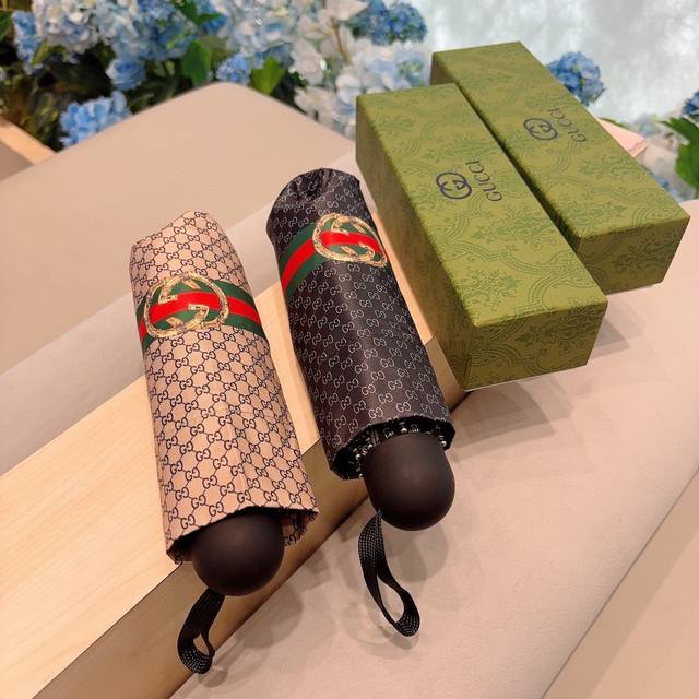 Gucci 古奇 五折手动折叠晴雨伞 选用台湾进口uv防紫外线伞布 原单代工级品质