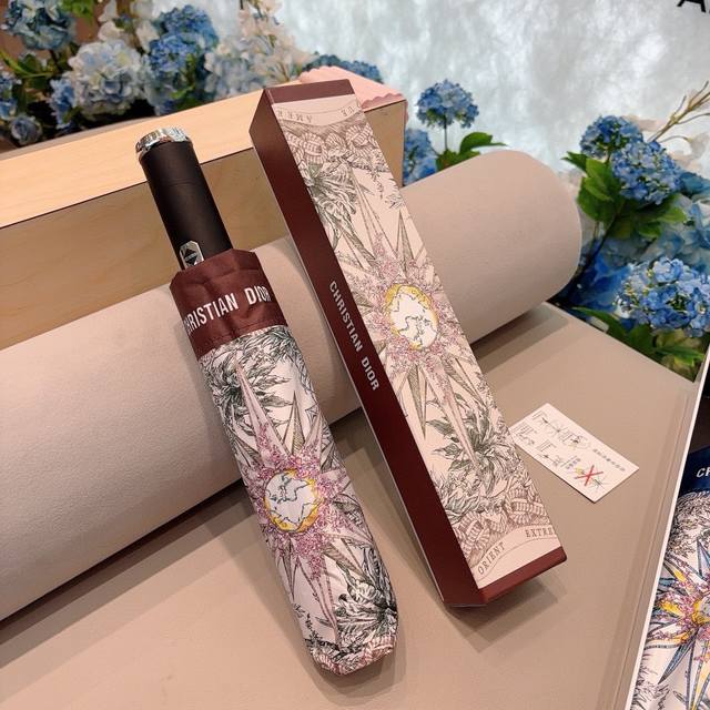 Dior 迪奥 2024新款 带灯光 三折自动折叠晴雨伞 时尚原单代工品质 细节精致 看得见的品质 打破一成不变 色泽纯正艳丽！2色