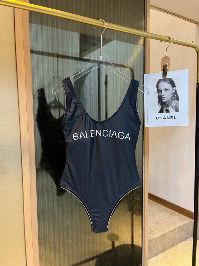 特 ￥P Balenciaga巴黎世家连体泳衣 适合多种场景的游泳衣♀海边 游泳池 温泉 水上乐园 漂流都可以内搭也完全可以 连体设计遮肉显高挑 腹部有点肉肉也