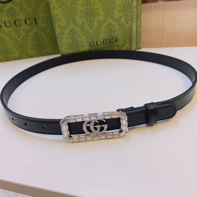 Gucci 古奇官网新款，正品规格 2.0Cm搭配头层小牛皮腰带，时尚百搭