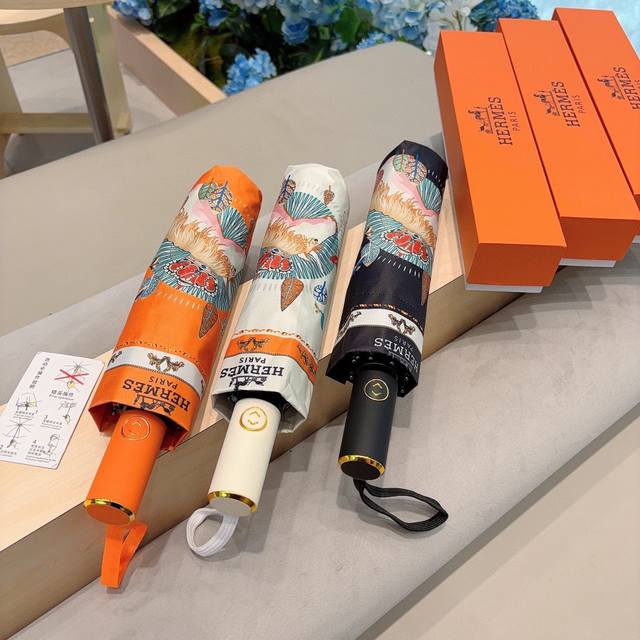 爱马仕 Hermès 独角马 极品h家三折自动伞重磅呈现 以其精湛的工艺技术和源源不断的想像力 新涂层技术伞布 带来令人惊喜的遮光效果 让防晒及隔热性能更优保障