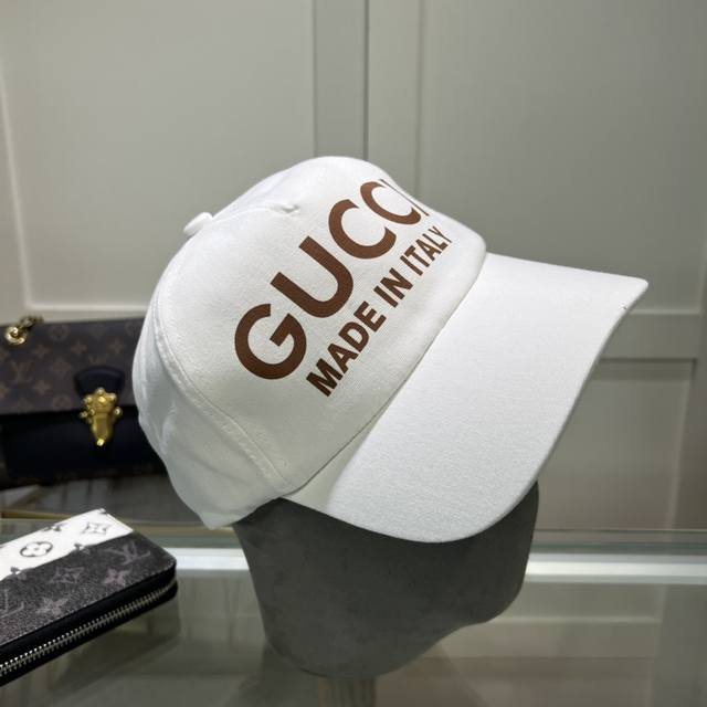 古奇棒球帽gucci官网新品，棒球帽，原单品质火爆来袭 工艺非常精美 高档大气上档次！低调奢华，方便携带！跑量！