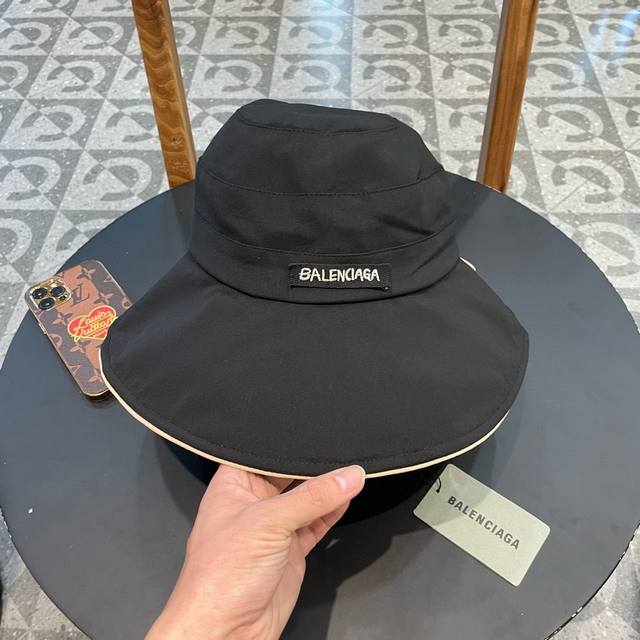 Balenciaga巴黎世家2024夏季新款渔夫帽，简约休闲百搭款，头围57Cm