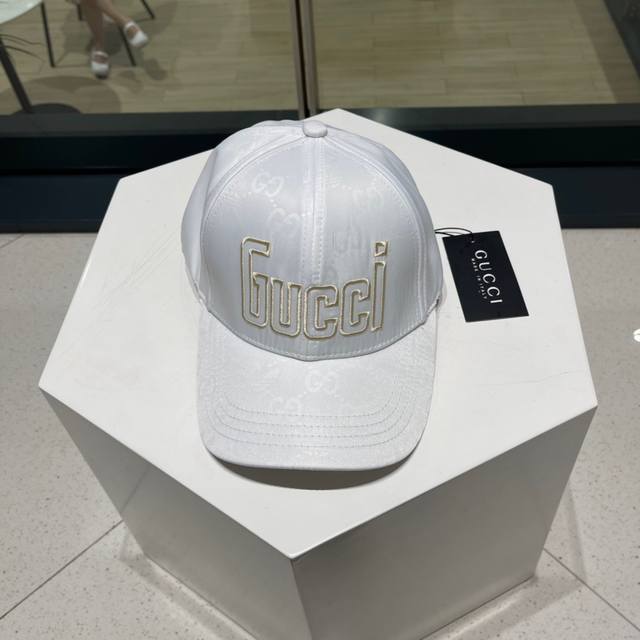 古奇棒球帽gucci官网新品，棒球帽，原单品质火爆来袭 工艺非常精美 高档大气上档次！低调奢华，方便携带！跑量！