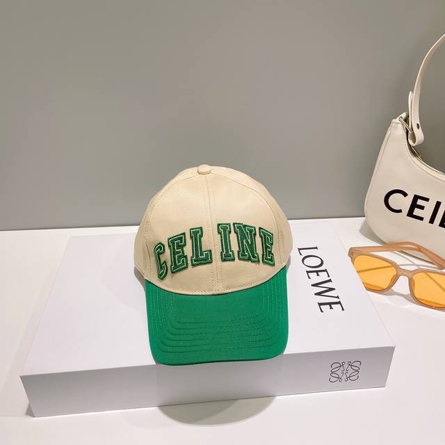 Celin* 赛琳ss新款刺绣logo棒球帽帽型完全按照定做。区别市面版本，五金调节扣开模定做有logo标。定做帽子内里logo织带