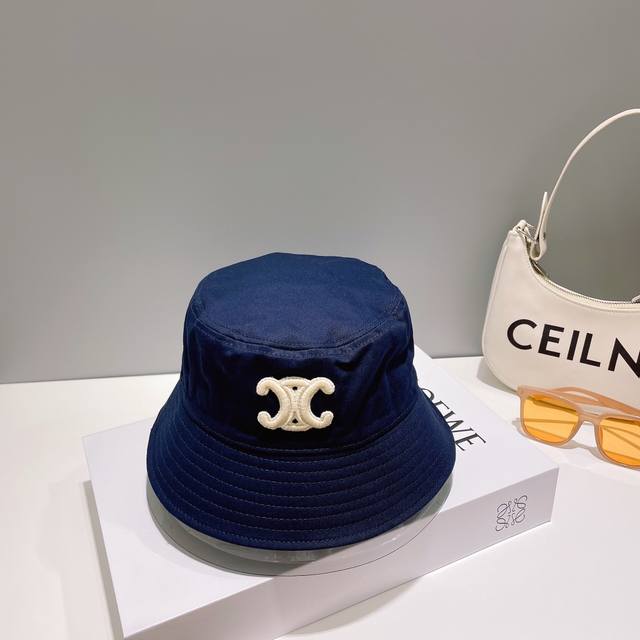 赛琳celine-刺绣复古logo渔夫帽 经典定制专款，浓郁的自然氛围 清新，独特