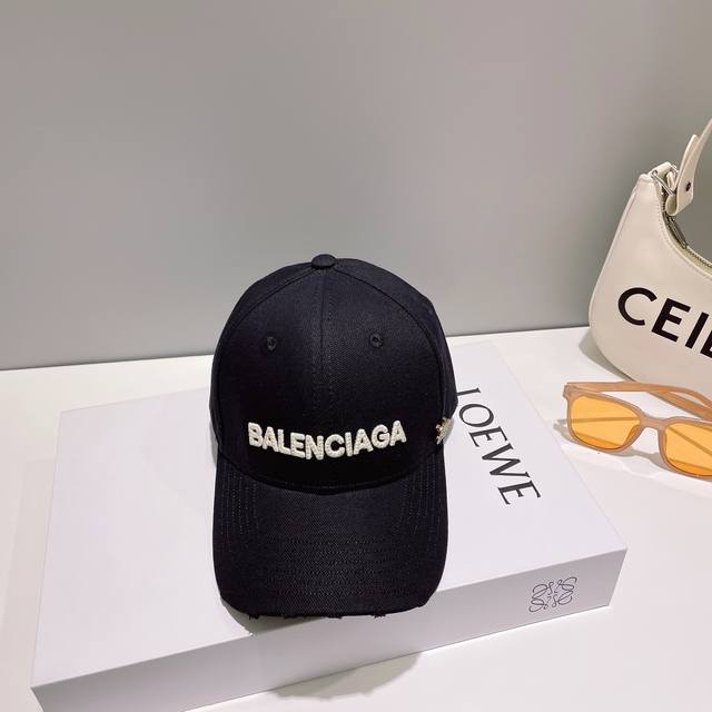 Balencia*A 巴黎世家新款棒球帽 现货秒发 简约时尚超级无敌好看的帽子！情侣款！原单货比起其他帽子的优势，