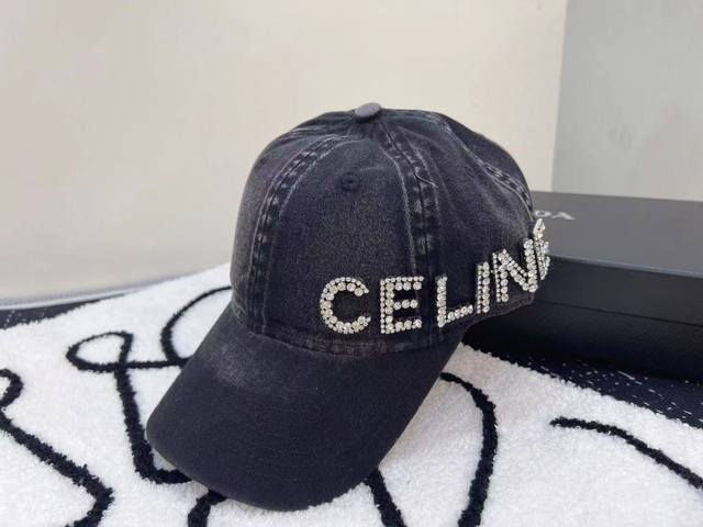 跑量 Celine～新款洗水棉布棒球帽，个性时尚款 休闲带点酷酷的感觉，男女同款！ 材质:100%棉 头围:56-58Cm均可