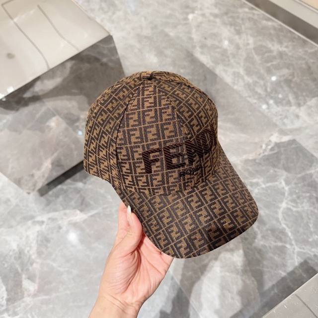 Fendi 芬迪 版型超好 新款棒球帽