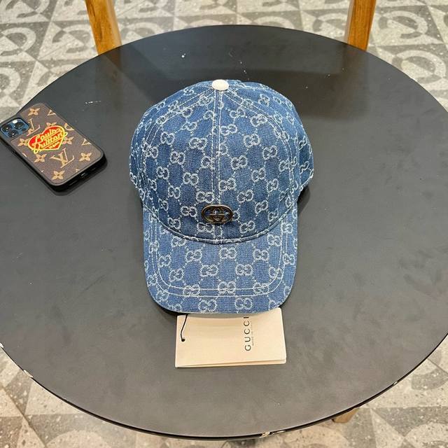 古奇棒球帽gucci官网新品，棒球帽，原单品质火爆来袭 工艺非常精美 高档大气上档次！低调奢华，方便携带！跑量！