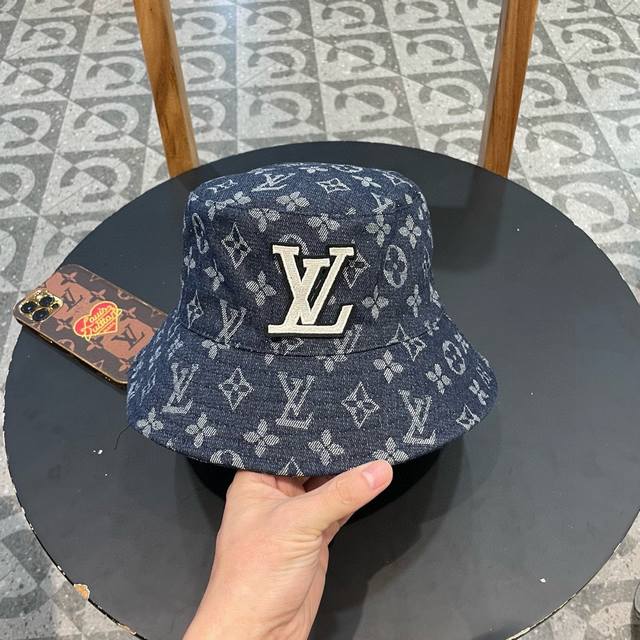 Lv 新款牛仔渔夫帽 新工艺面料，桶帽型巨遮脸！一年四季都可以戴材质 57Cm