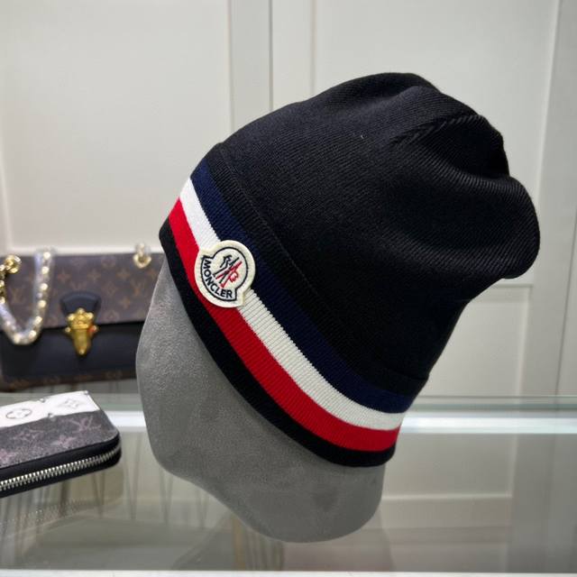 蒙囗moncler 官网经典款，男女同款，加厚更保暖，时尚流行质感一流，秋冬保暖最佳名品，赶紧订购哦，跑量款