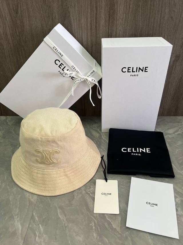 跑量 Celine新款高品质丝绒渔夫帽 高级定制，做工精细，欧美时尚风格，秋冬佩戴，不入手真的会后悔！