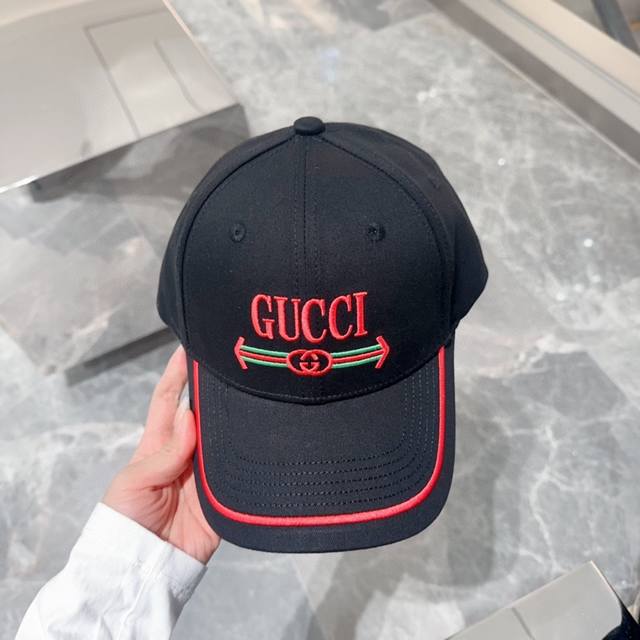 Gucci，棒球帽高档大气上档次！低调奢华，方便携带！跑量！ - 点击图像关闭