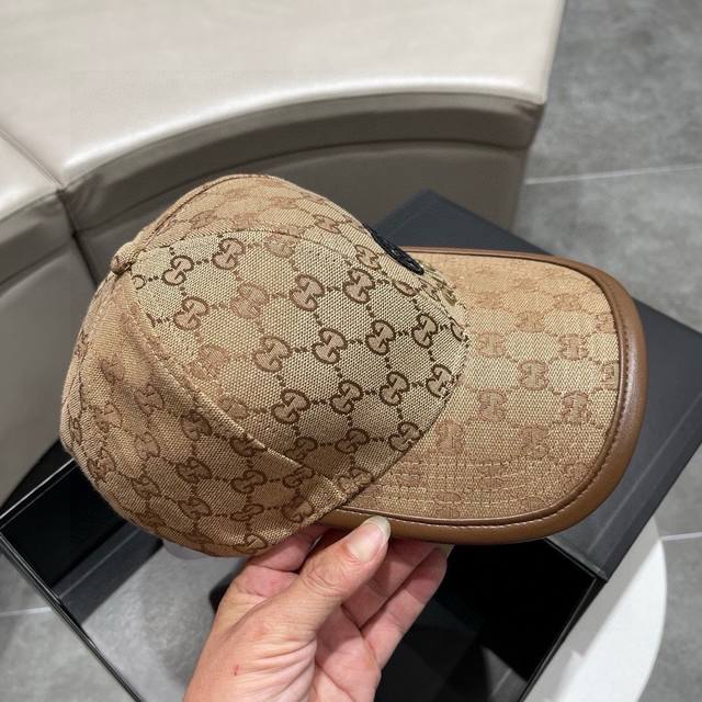 古奇棒球帽gucci棒球帽官网新品，棒球帽，原单品质火爆来袭 工艺非常精美 高档大气上档次！低调奢华，方便携带！跑量！