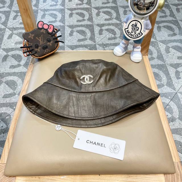 Chanel 日系水桶帽子pu皮质重工潮人百搭渔夫帽秋冬季女生气质显脸小盆帽