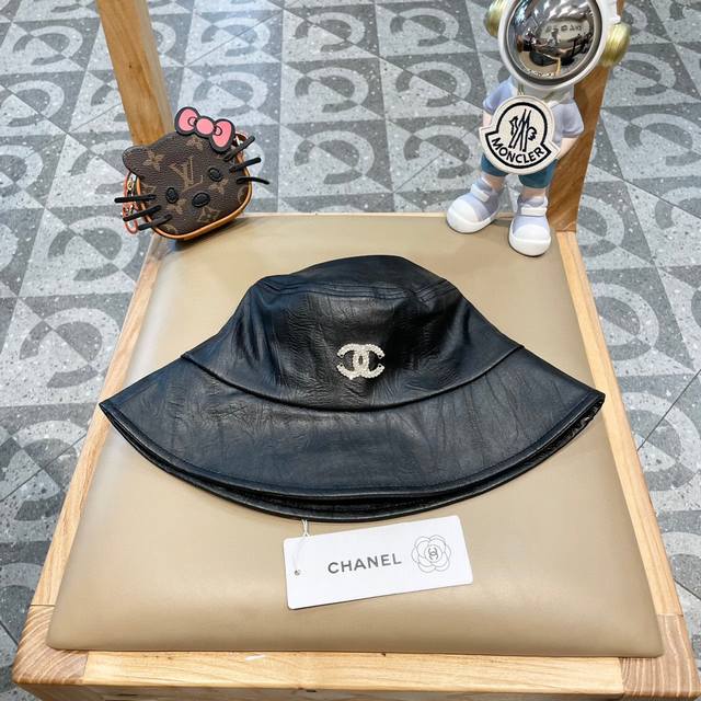 Chanel 日系水桶帽子pu皮质重工潮人百搭渔夫帽秋冬季女生气质显脸小盆帽