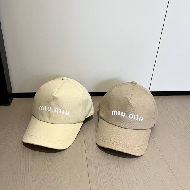 跑量 高版 Miu～限定系列！ 夏天就要多巴胺 纯棉定制版，帽型很正 可以戴好多年的经典爆款 - 点击图像关闭