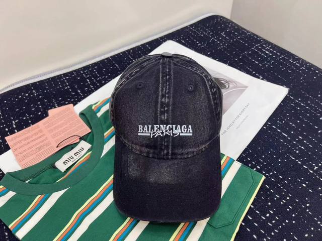 跑量 Balenciaga新款洗水棉布棒球帽，个性时尚款 休闲带点酷酷的感觉，男女同款！ 材质:100%棉 头围:56-58Cm均可