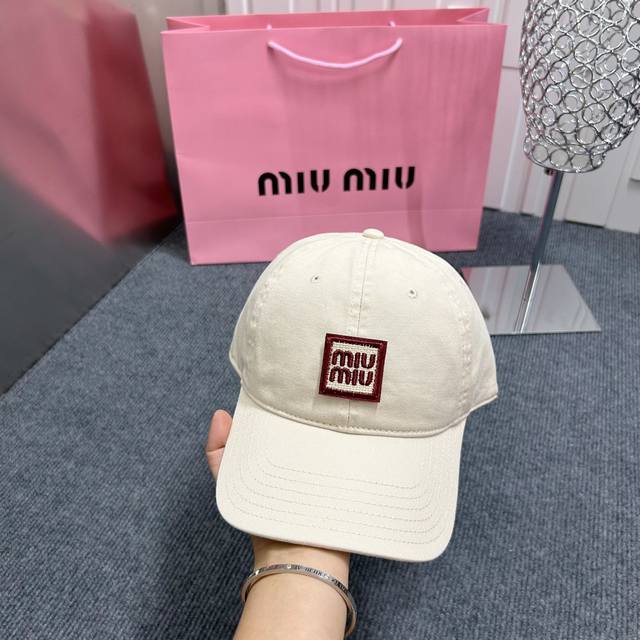 跑量 Miumiu新款棒球帽 定制版硬顶 纯棉 帽型正