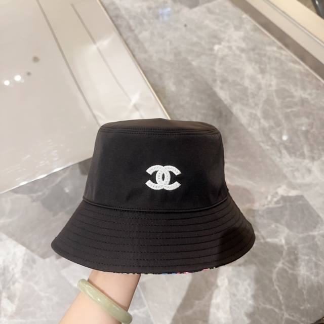 香奈儿chanel 新品渔夫帽，小香经典简约，时尚休闲设计