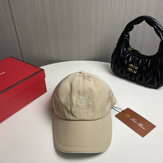 Loro Piana 诺悠翩雅 专柜 新款高版本棒球帽，大牌同步，超好搭配，出货！