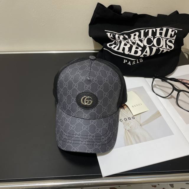 古奇棒球帽gucci棒球帽官网新品，棒球帽，原单品质火爆来袭 工艺非常精美 高档大气上档次！低调奢华，方便携带！跑量！