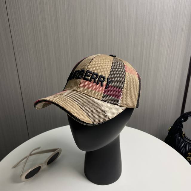 巴宝莉burberry 官网同步上线 韩版新款英伦风定制款1:1原单品质 男女通用棒球帽 美邦工艺棉麻地质面料 高版品质质量