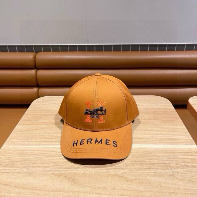 新款出货 Hermès 爱马仕 最新款原单棒球帽，拼色h，正品开模订制，原版透气帆布面料+原厂精钢调节扣，做工细致，时尚帅气质量超赞！