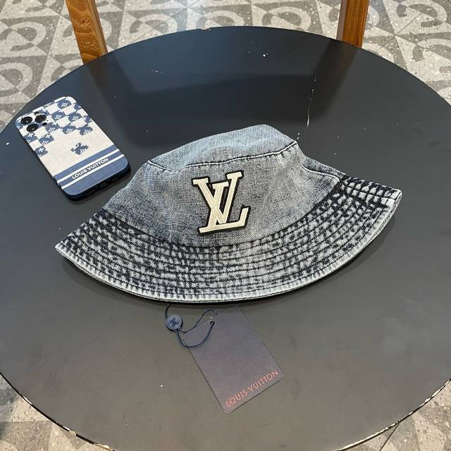 Lv渔夫帽路易威登 Lv，可以戴n多年的款式，时尚高端