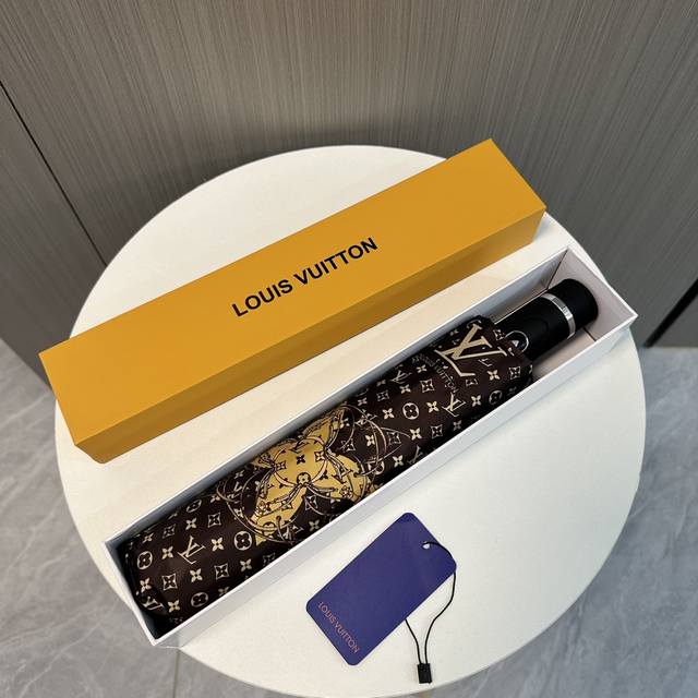 Louvuitton 路易威登 2024夏季新款 全自动折叠晴雨伞 黑色涂层防晒有效阻隔紫外线99%，Upf 50 所以能起到伞下体感降温的效果！ 有效隔热，高