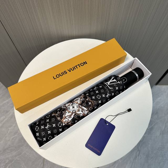 Louvuitton 路易威登 2024夏季新款 全自动折叠晴雨伞 黑色涂层防晒有效阻隔紫外线99%，Upf 50 所以能起到伞下体感降温的效果！ 有效隔热，高