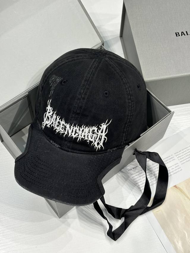 特 Balenciaga 巴黎世家刺绣logo帽子新款春夏男女同款棒球帽个性重工刺绣， 洗水擦色做旧工艺技术， 重工制作 ～ ，炸一眼其实已经看到了不同， 鸭舌 - 点击图像关闭