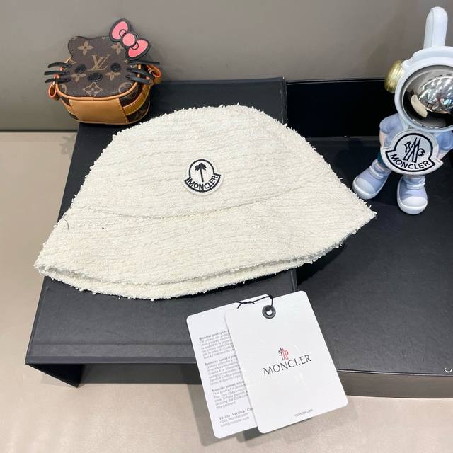 盟可睐 Moncler 蒙口 秋冬系列 高订渔夫帽 质量美腻喜欢简洁风的可以入 你一定越看越喜欢的 - 点击图像关闭